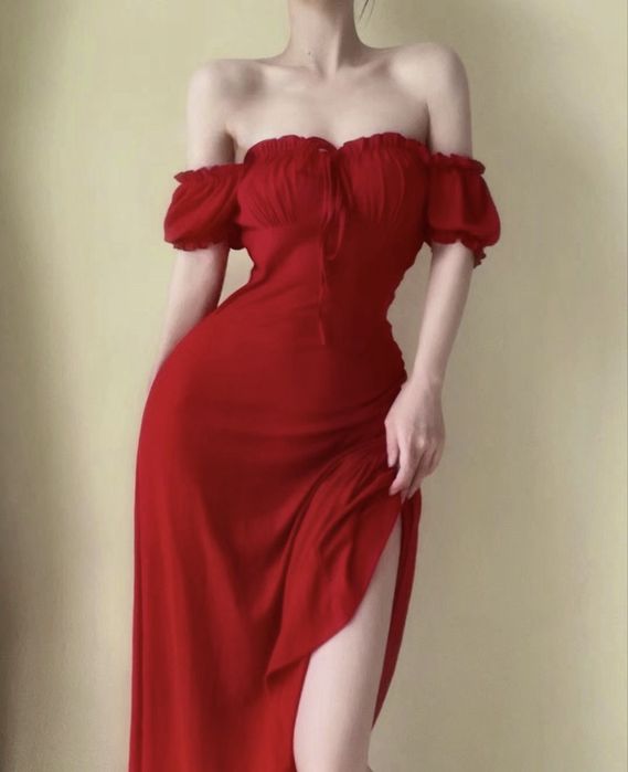 Сукня червона