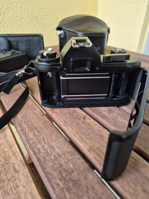 Maquina Fotográfica Analógica Nikon EM 35mm