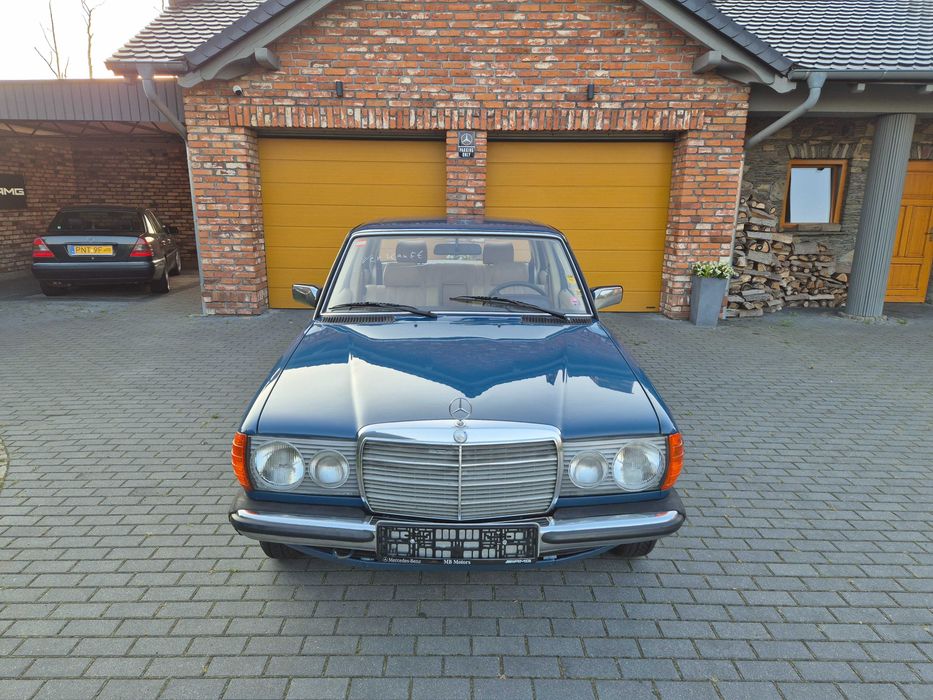 Mercedes-Benz W123