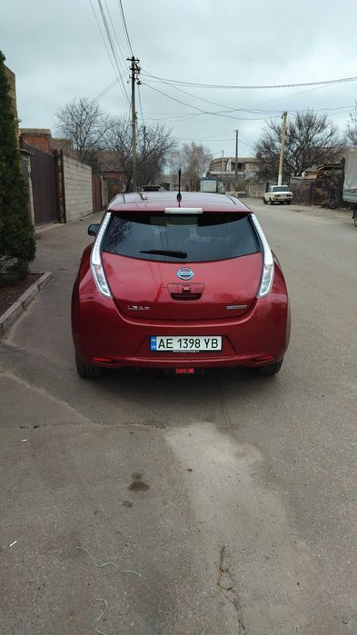 Електромобіль Nissan leaf