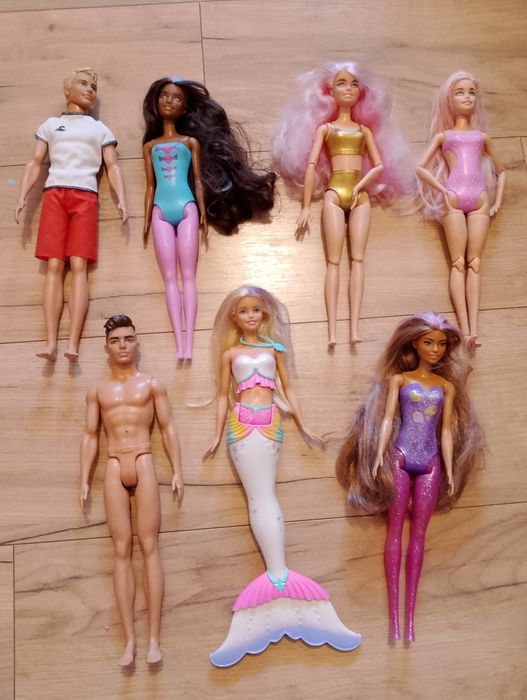 Lalki Barbie (5 szt) i Ken (2 szt)