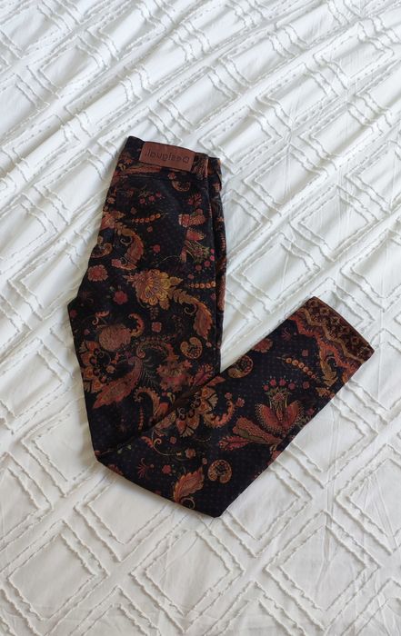 Wąskie Spodnie Desigual jesieniaraskie