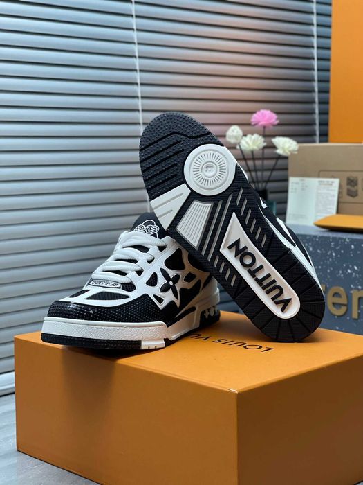 Louis Vuitton LV Skate Sneaker Marine White Black r.39