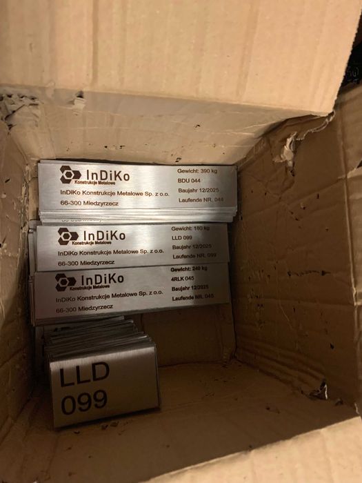 Grawer laserowy , tabliczki znamionowe