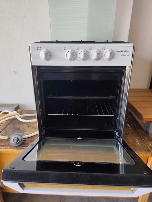 Fogão com forno a gaz