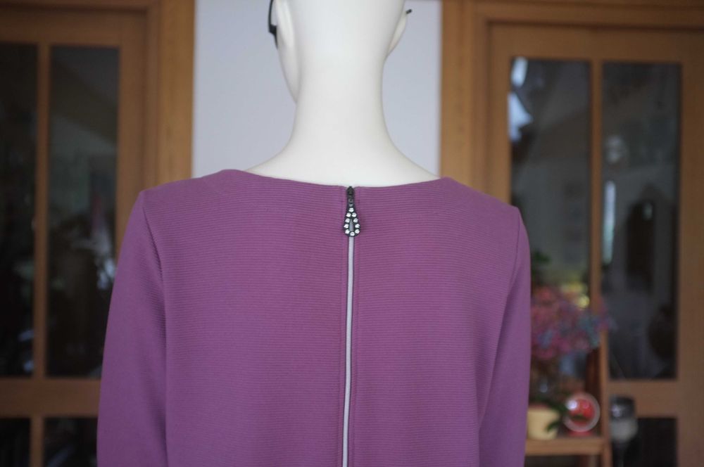 prążkowana sportowa pudełkowa sukienka Trigema na co dzień brudny róż