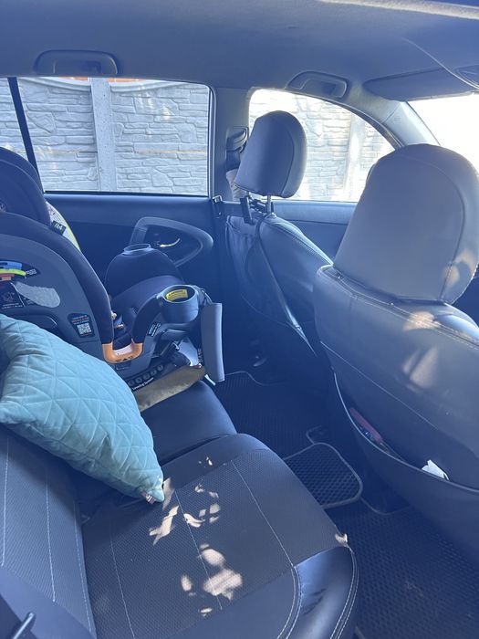 Toyota RAV 4 2011р