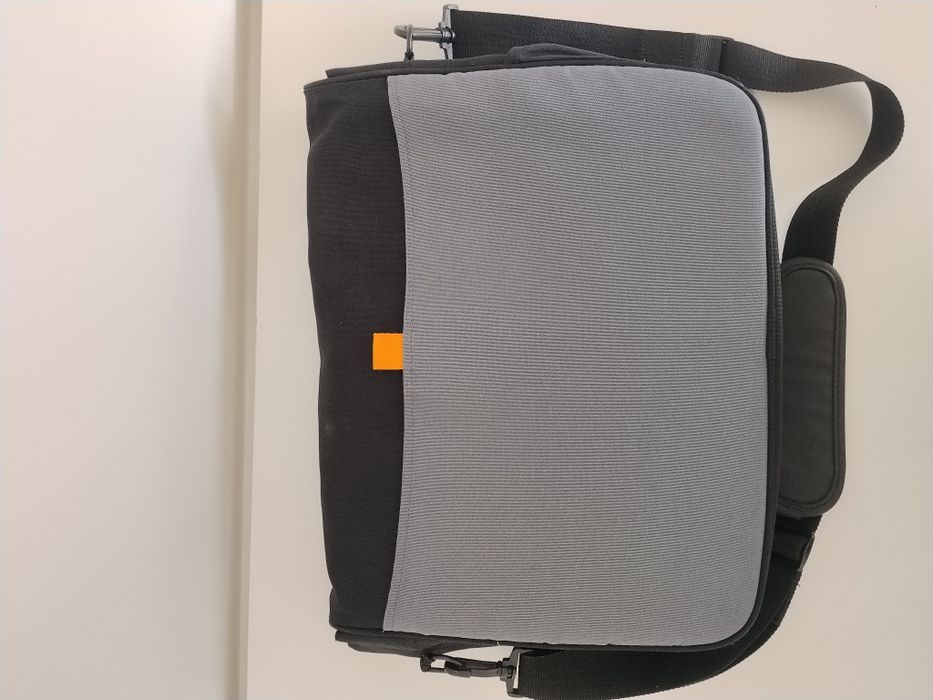 Сумка для ноутбука Lenovo Messenger 17