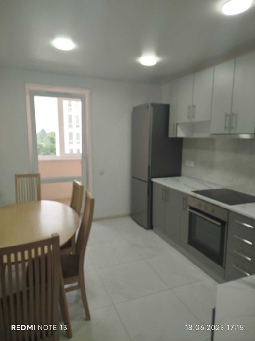 Здам видову 2-на квартиру на Митниці