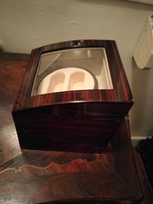 Caixa giratória para dois relógios automáticos