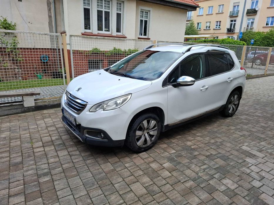 sprzedam peugeot 2008,wersja 1,2 allure 82 km benz, LPG  rok 2014