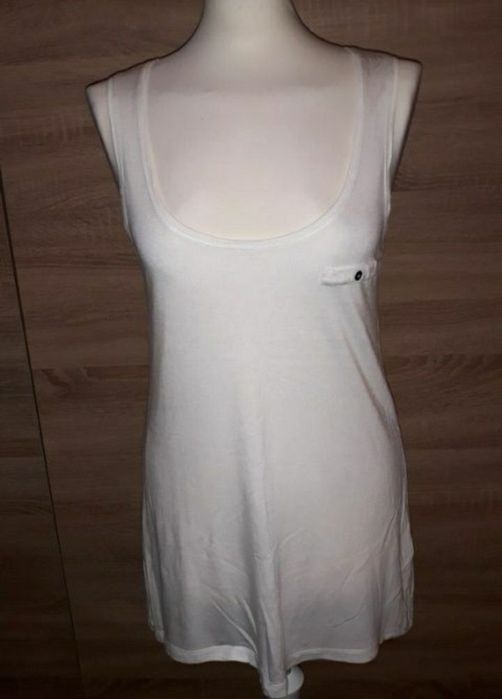 Koszulka z Warehouse w bardzo dobrym stanie, rozmiar M