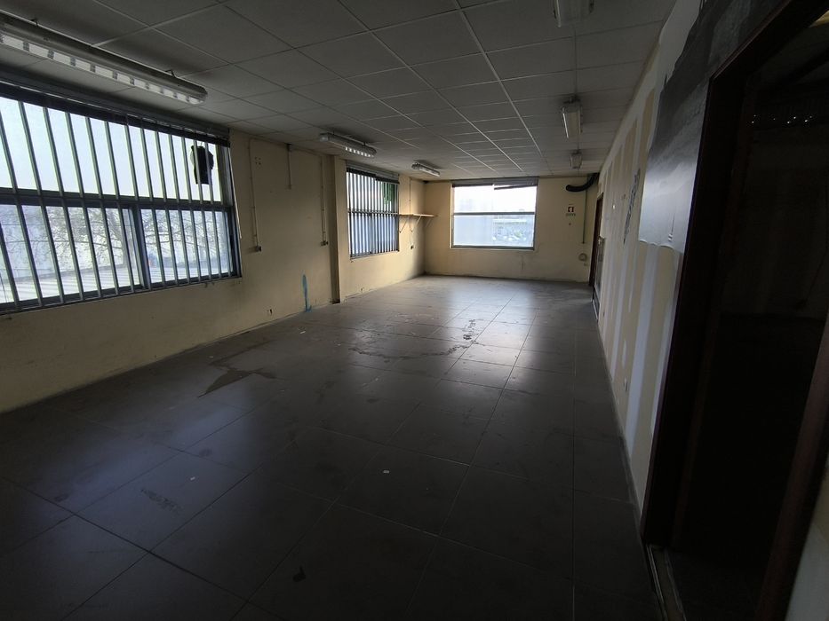 Espaço Comercial para Arrendar