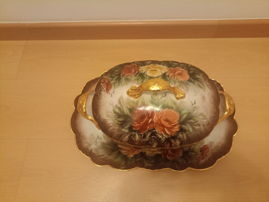 Terrina + Prato, da "Vista Alegre" Porcelana, pintados à mão