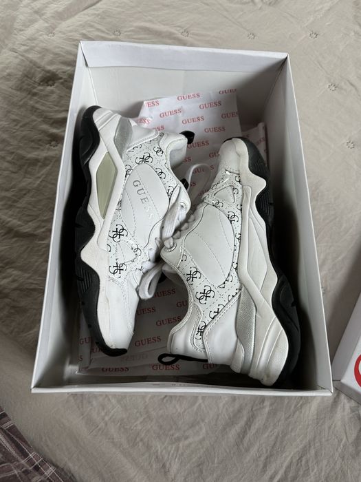 Białe buty guess rozmiar 36