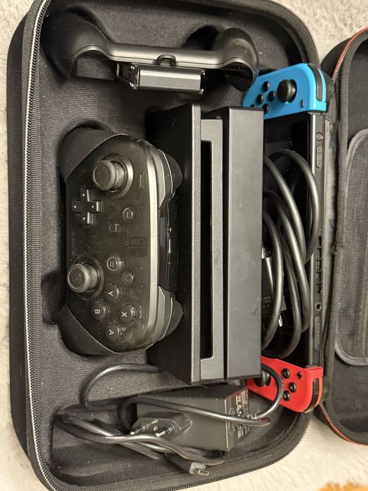 Zestaw nintendo switch z 4 grami i akcesoriami Kraków Grzegórzki