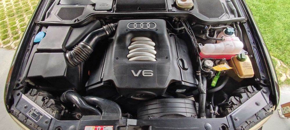 Audi A8 D2 2.8 V6 quattro