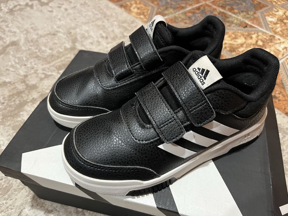 Демісезонні кросівки adidas