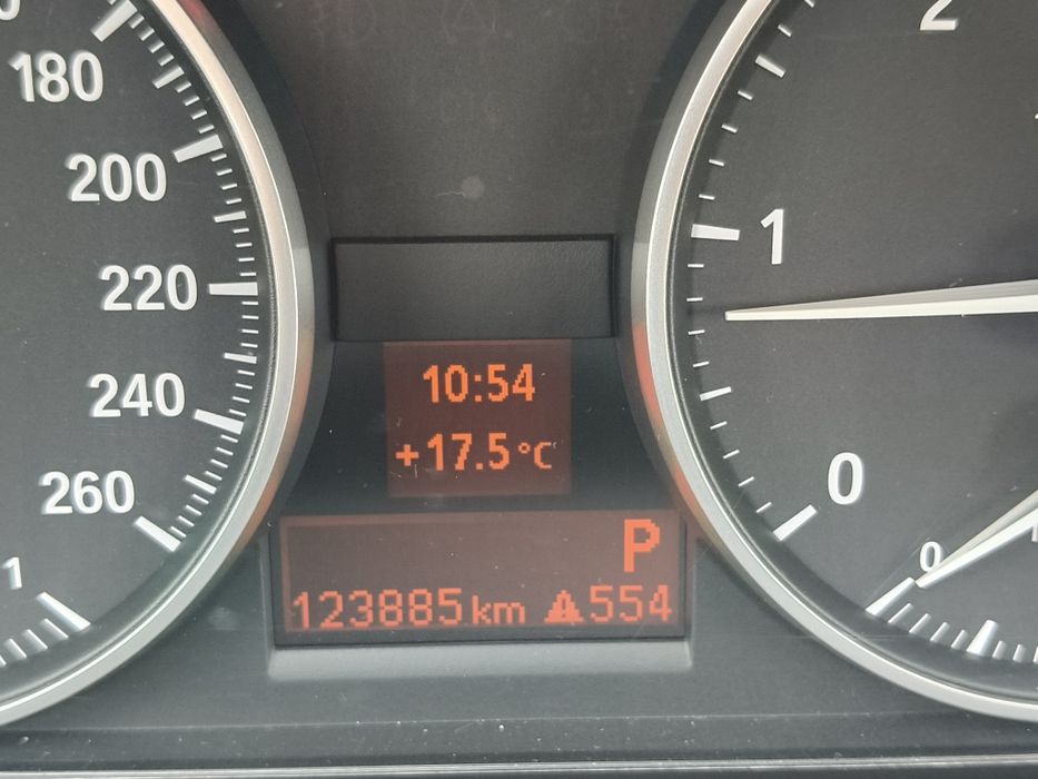 BMW 320d Touring Auto Nacional • 123 mil km • Panorâmico • Pele