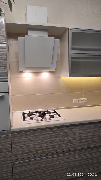 Кухня с техникой б/у