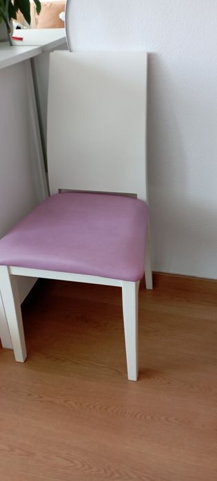 Cadeira de quarto branca de design