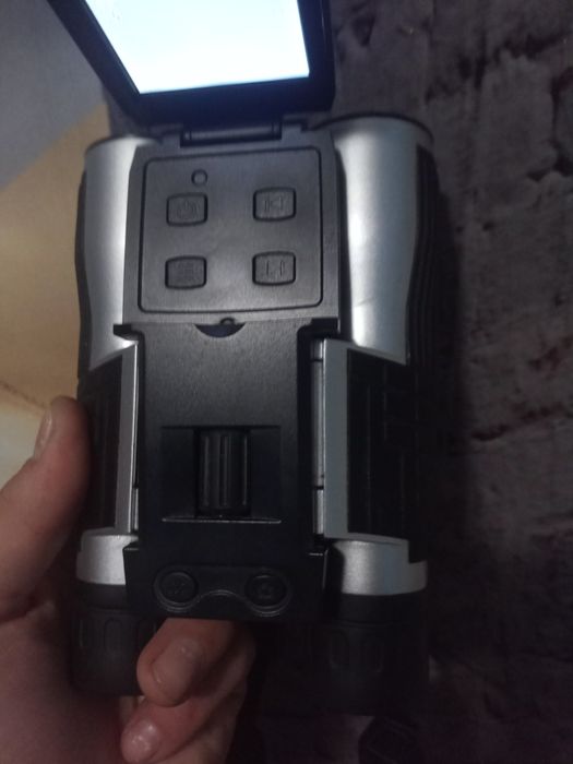 Lornetka z ekranem stan nowy