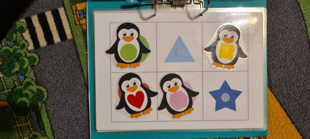 Альбом з іграми на липучках