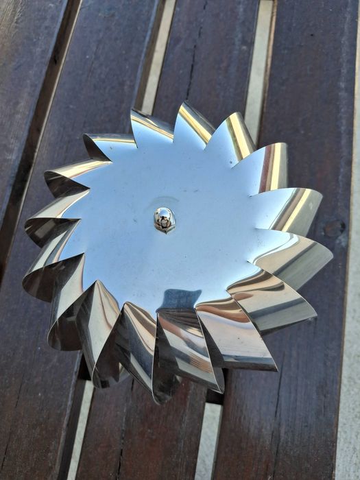 Vende-se girôndola com 6 meses uso, como nova em inox de 120