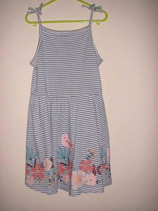 Vestidos Verão Criança H&M T122/128 e Riscas T/6 Anos