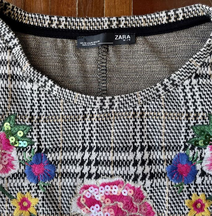 Vestido preto e branco com bordado floral (Zara, tamanho M)