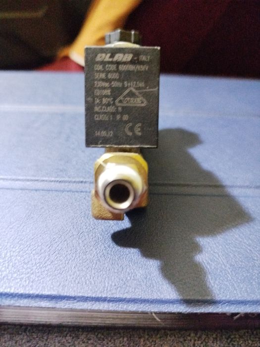 Електро магнитный клапан для подачи CO2