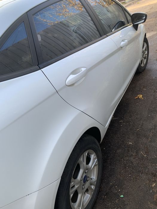 Форд фиеста 2015 газ бензин срочно .Торг !!!