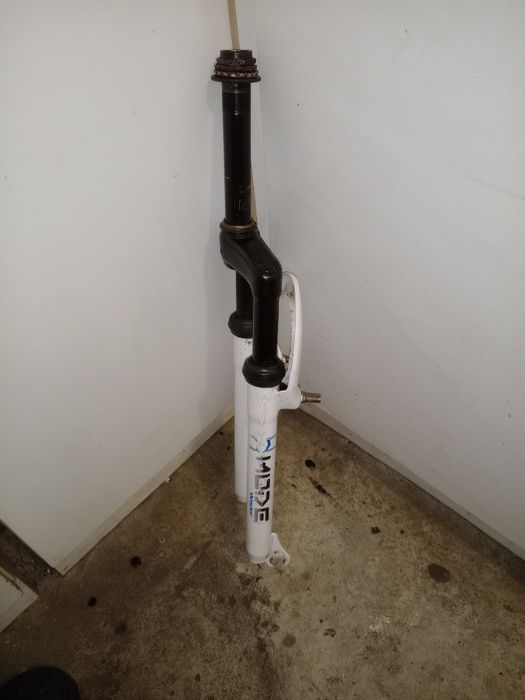 10€ Suspensão para desocupar em bom estado