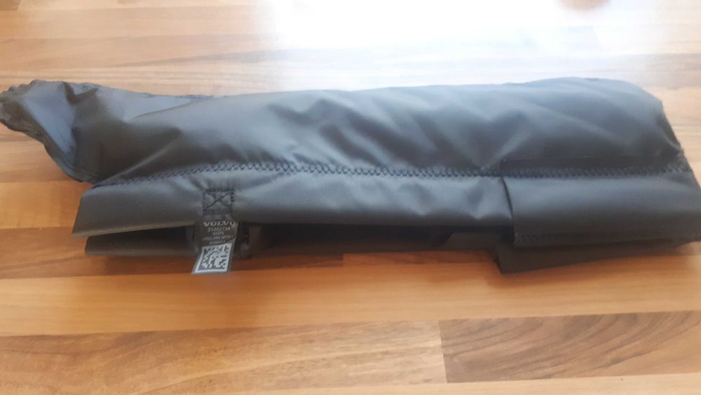 Oryginalna pionowa siatka nylonowa bagażnika VolvoV60 (- 2018) NOWA