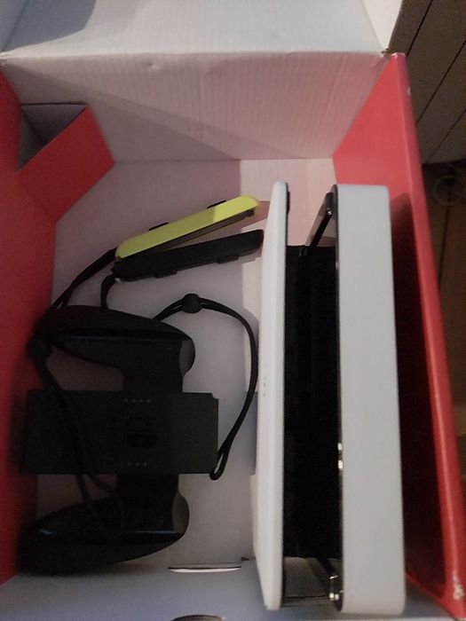 Konsola Nintendo Switch OLED + 2 gry