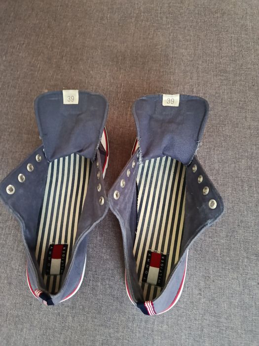 Продам кеди Tommy Hilfiger