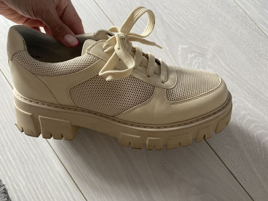 Buty plato na grubej podeszwie