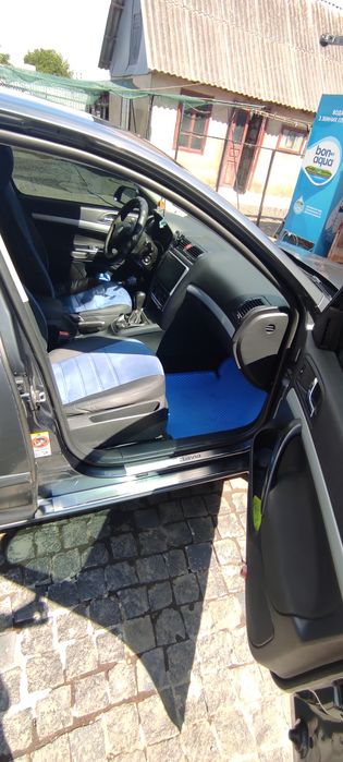 Автомобіль в гарному стані.