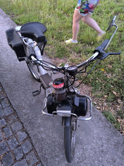 Zündapp 3800 Clássica com Documentos Negociável