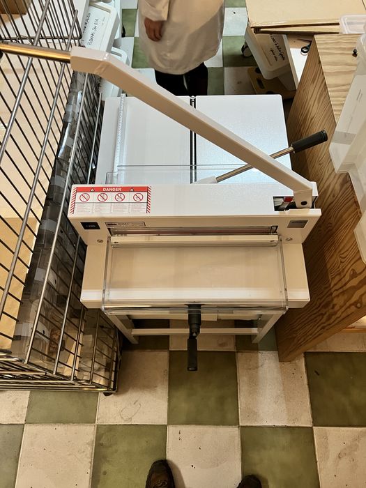 Guilhotina de papel profissional