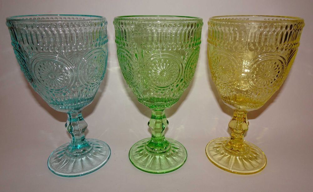 Zestaw szklanych wielobarwnych kieliszków 3 szt, pucharki, kielichy