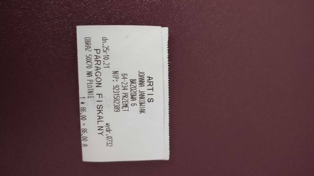 Obraz na płótnie "pani w kapeluszu i czarnej sukience"