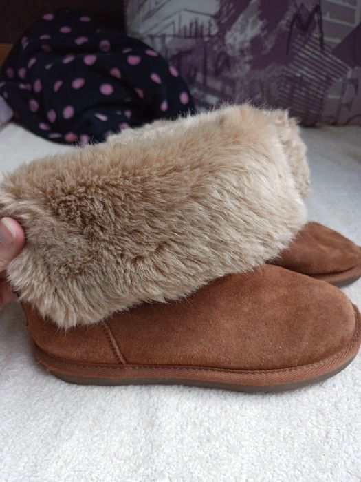 Продам зимние угги
