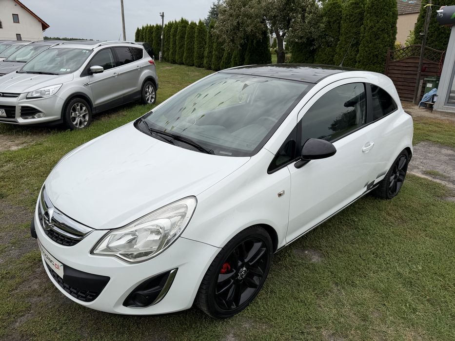 Opel Corsa D 1,2 16 v  ,, AUTOMAT ALUFELGI 17 CALI ,,