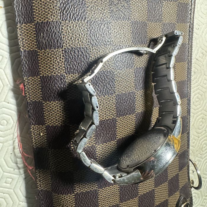 Relogio Armani bom estado