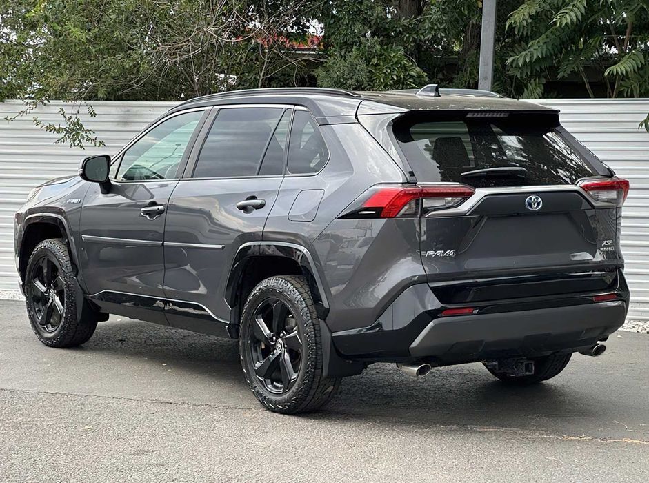 Toyota RAV4 XSE      2021