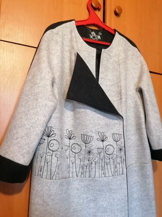 Пальто весняне .