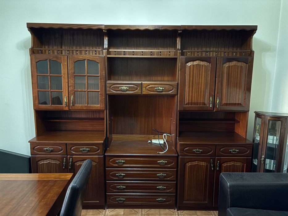 Móvel de madeira para sala de estar