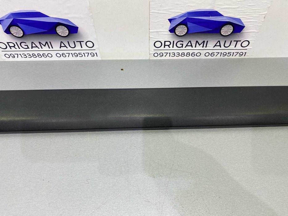 Накладка пер. прав. двері Jeep grand cherokee WL гранд черокі ВЛ 2021+