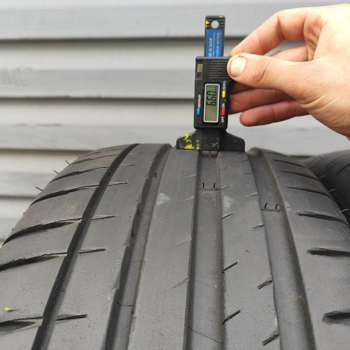 Пара літніх шин Michelin 235/45 R19 235*45 19 Pilot Sport 4 001994